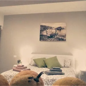 https://casa-cleone.taorminaitalyhotels.com